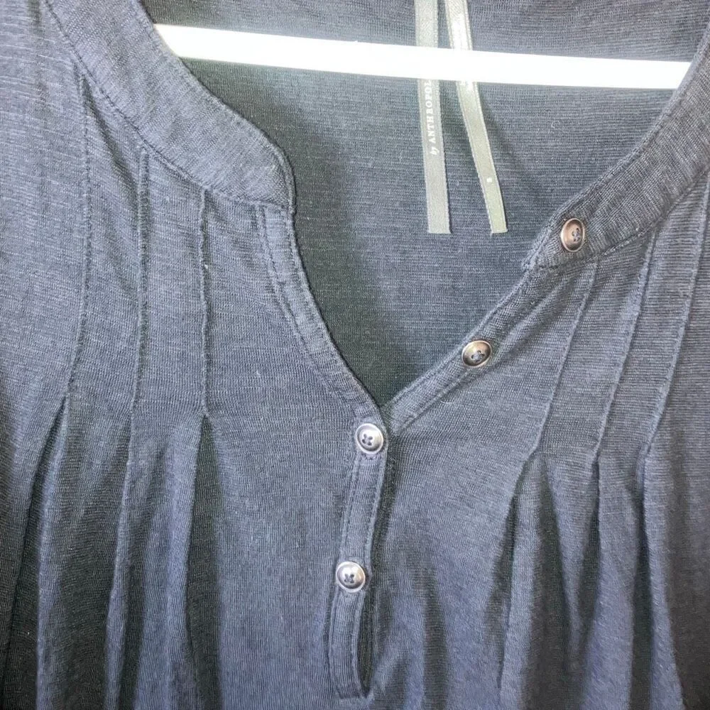 By Anthropologie Grey Button V-Neck Bubble Hem Sleeveless Blouse Small #758